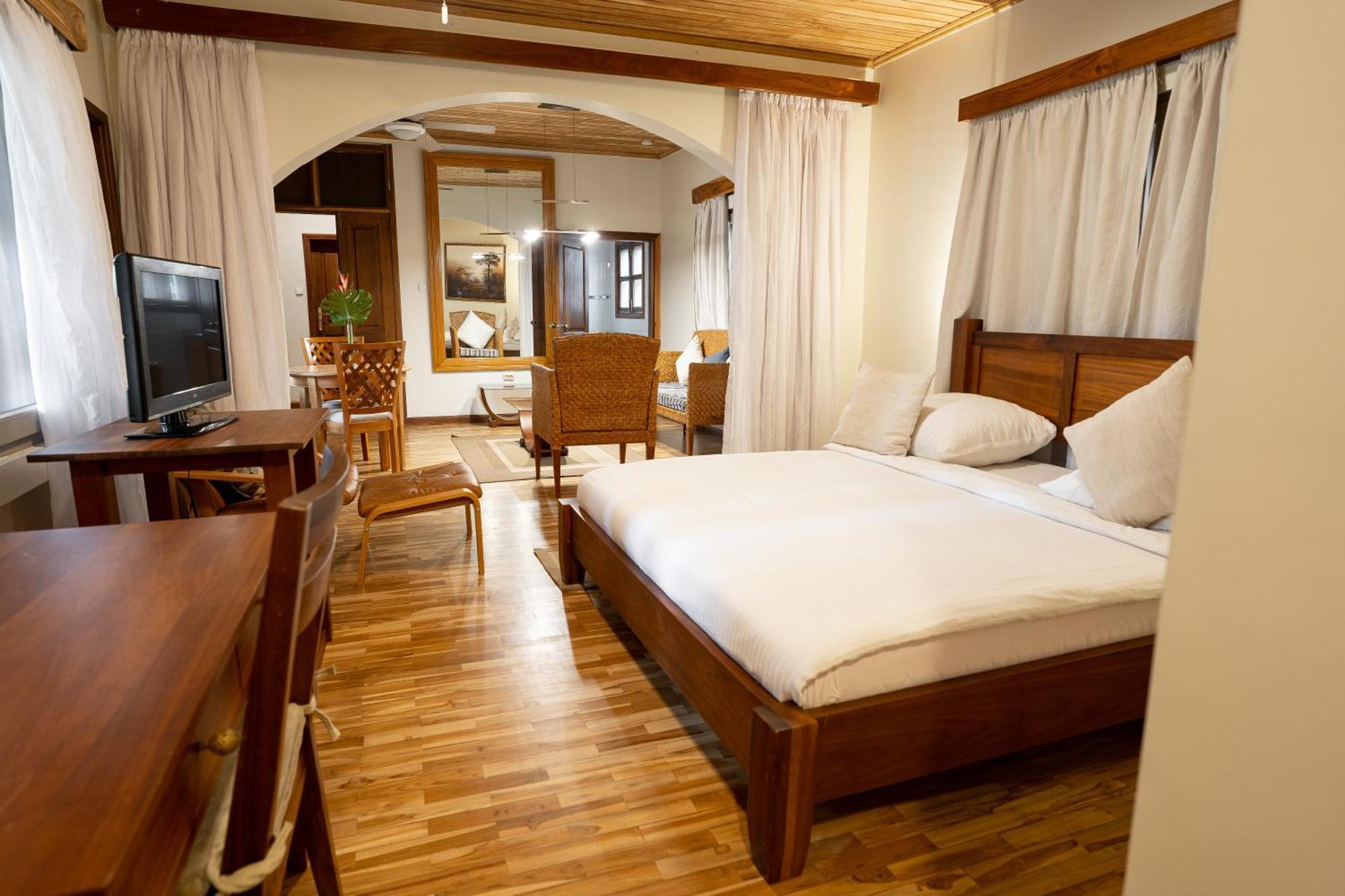 Esther'S Hotel Akra Zewnętrze zdjęcie