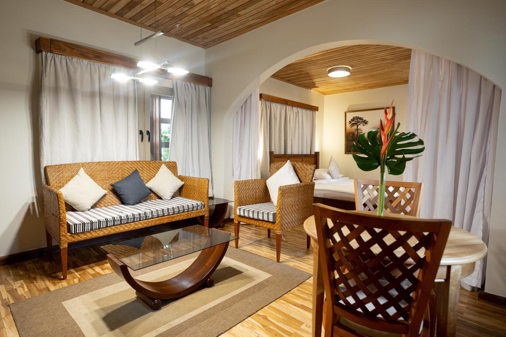 Esther'S Hotel Akra Zewnętrze zdjęcie