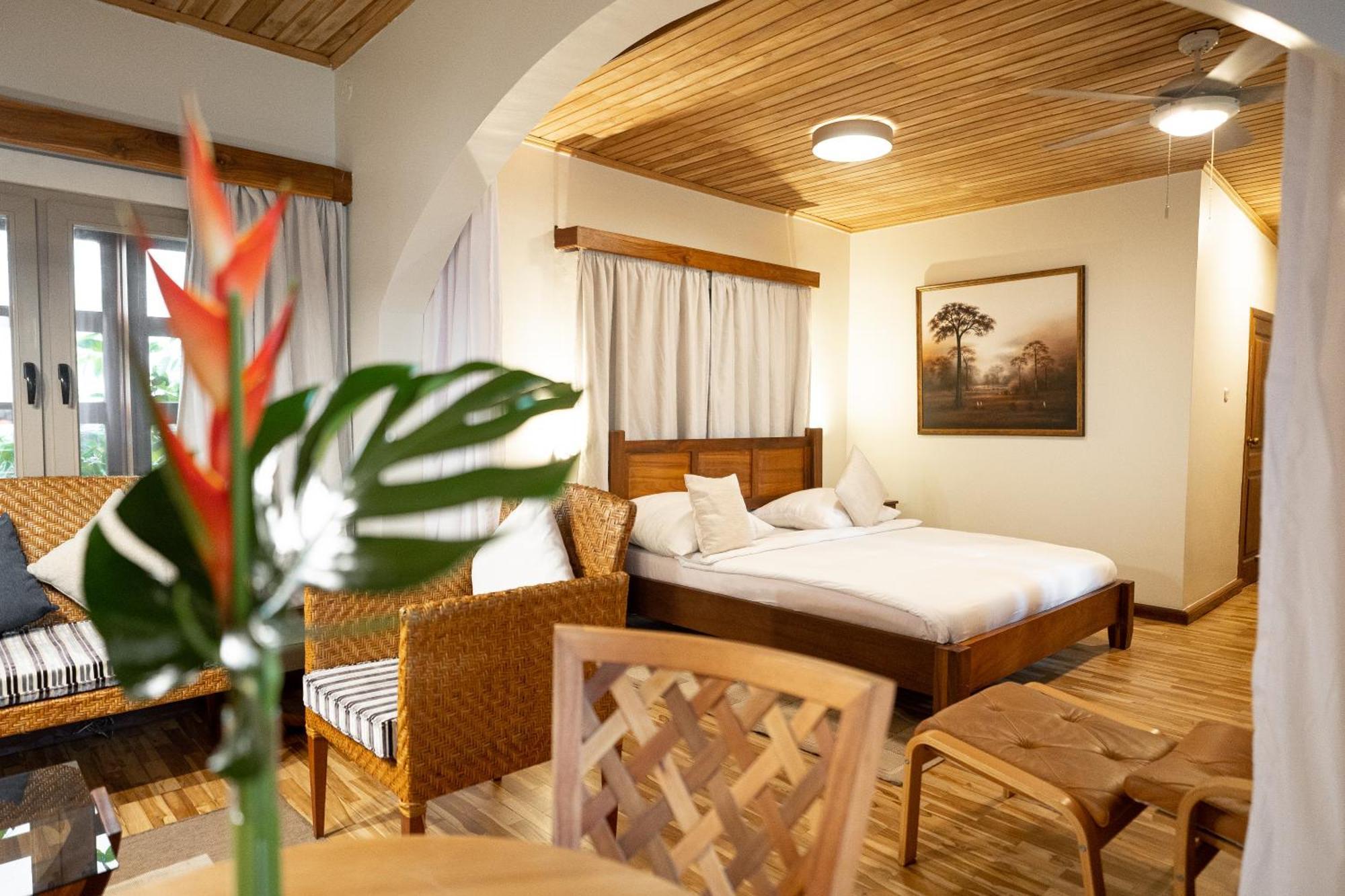 Esther'S Hotel Akra Zewnętrze zdjęcie