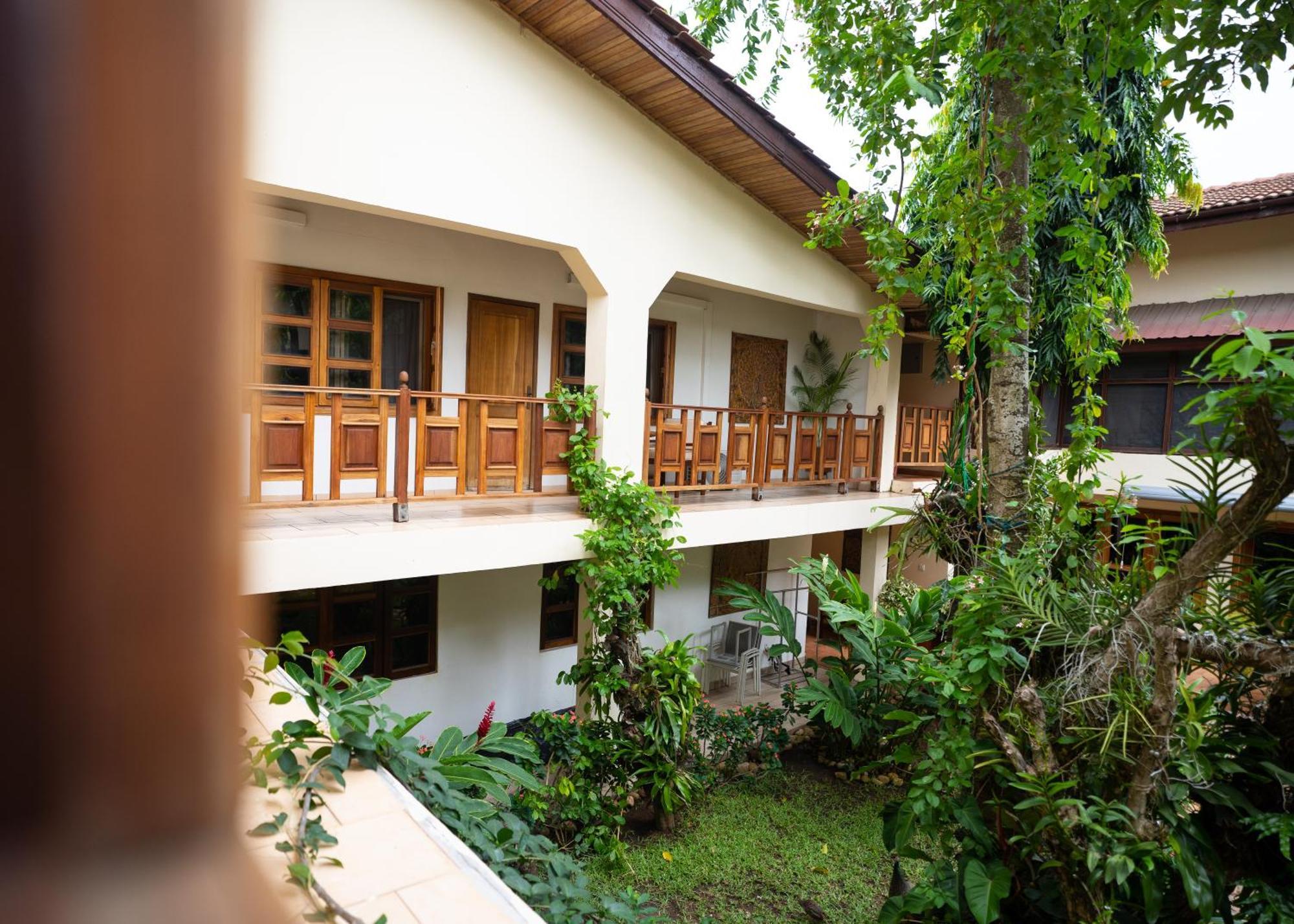 Esther'S Hotel Akra Zewnętrze zdjęcie