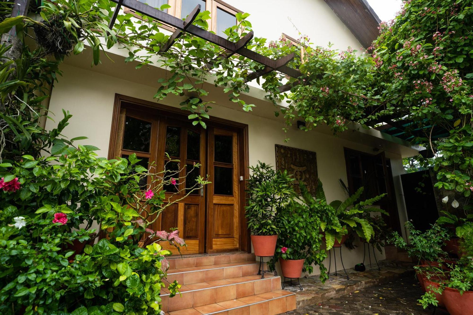 Esther'S Hotel Akra Zewnętrze zdjęcie