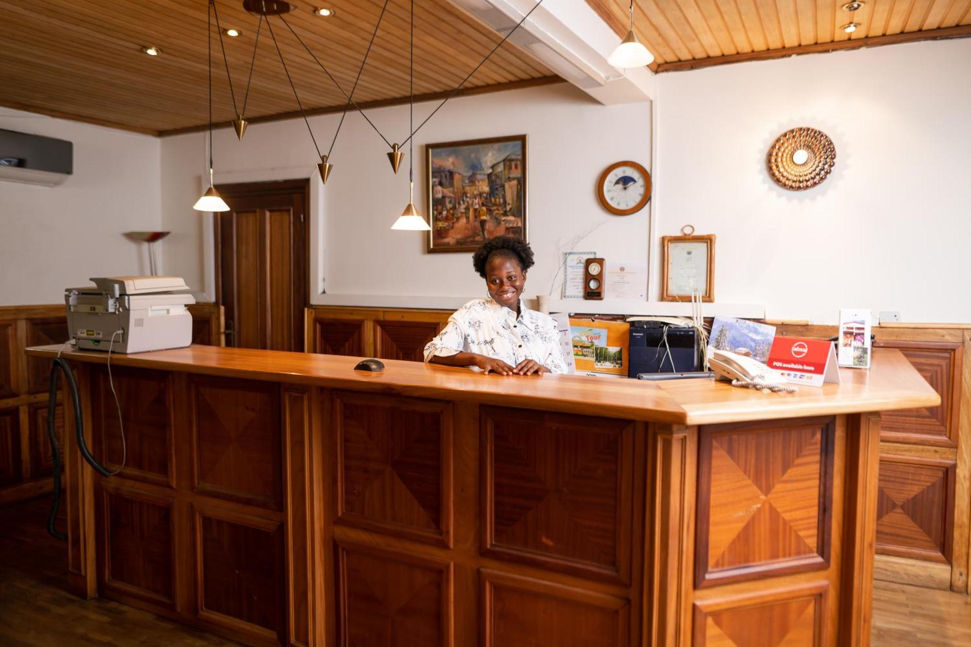 Esther'S Hotel Akra Zewnętrze zdjęcie