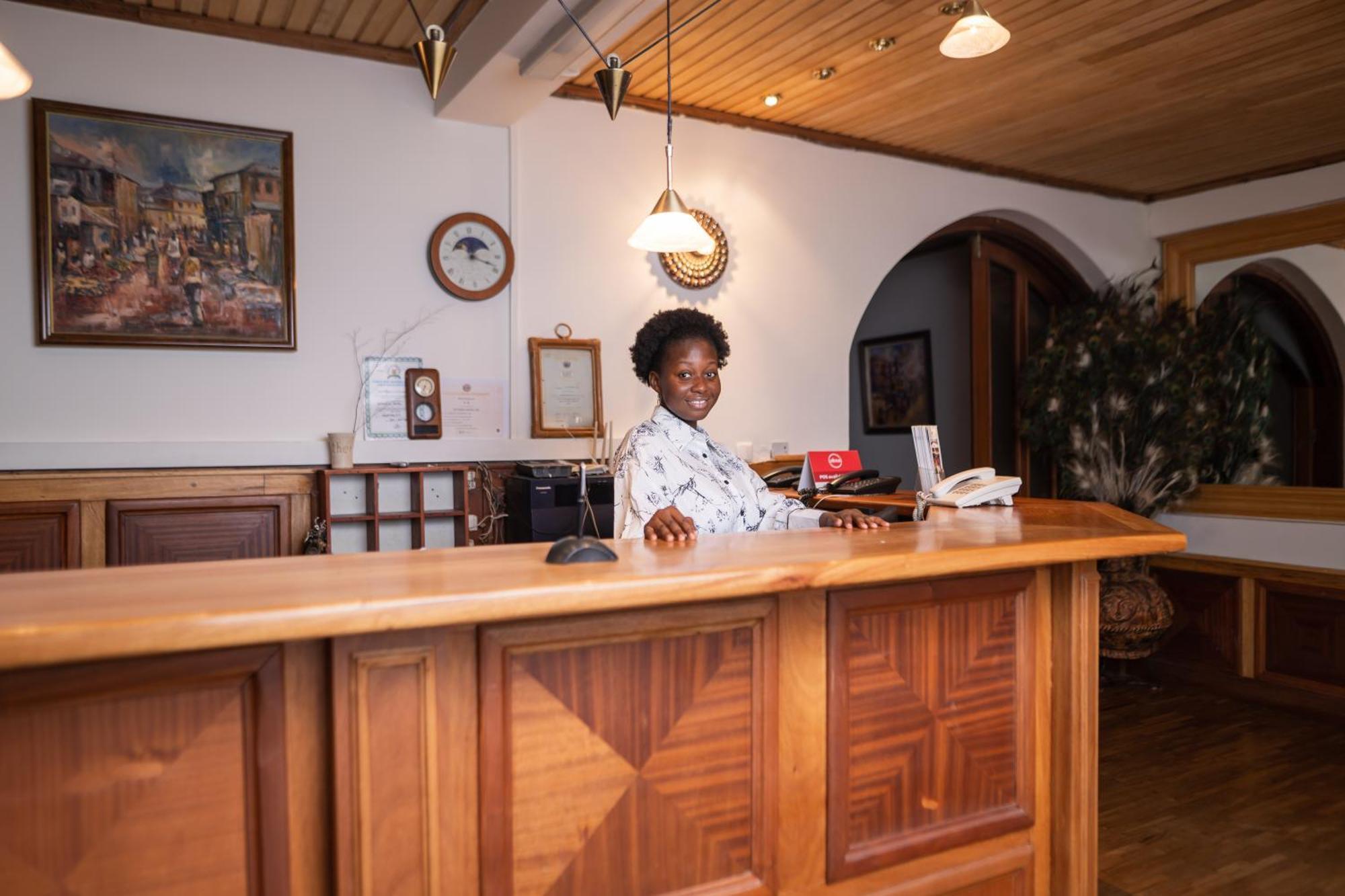 Esther'S Hotel Akra Zewnętrze zdjęcie