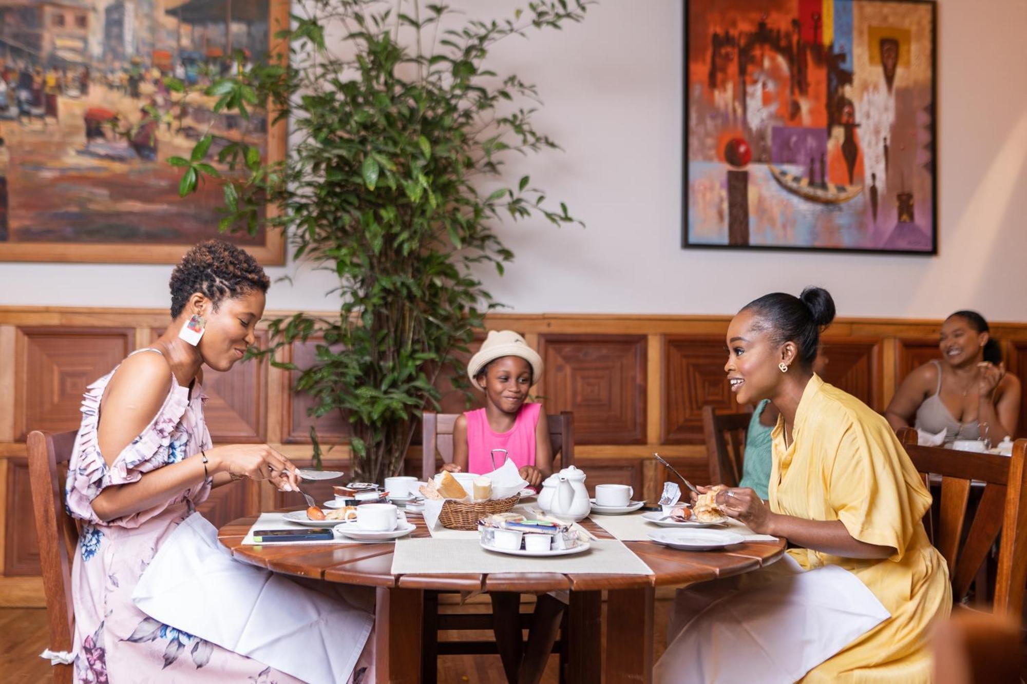 Esther'S Hotel Akra Zewnętrze zdjęcie